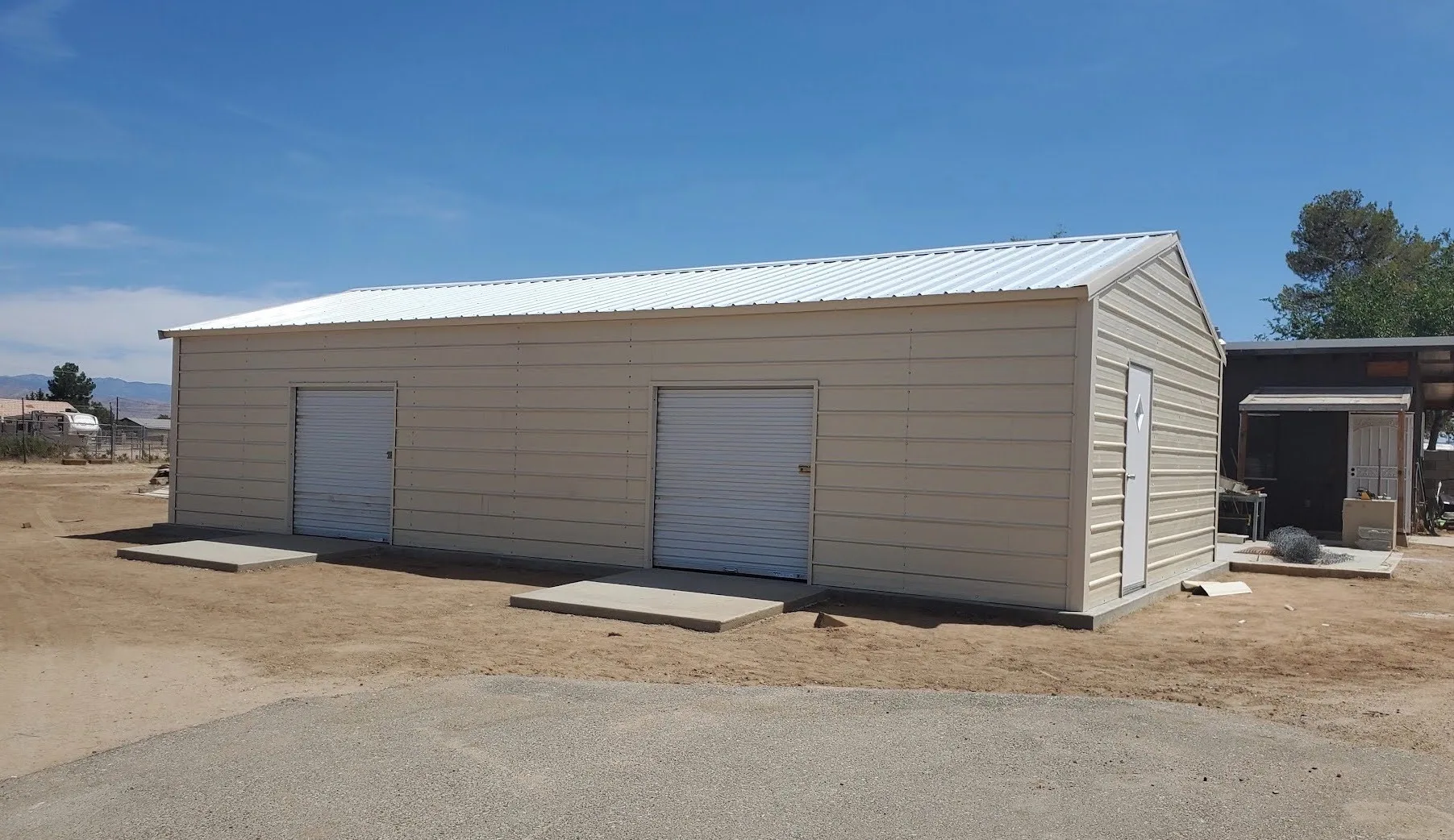 Metal building with living quarters